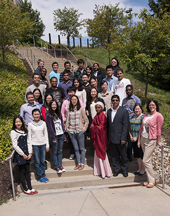 School of Pharmacy Welcomes Current Graduate Students 2013 – 2014